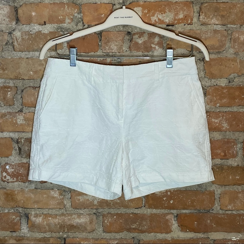 Vineyard Vines White Shorts - Size 6